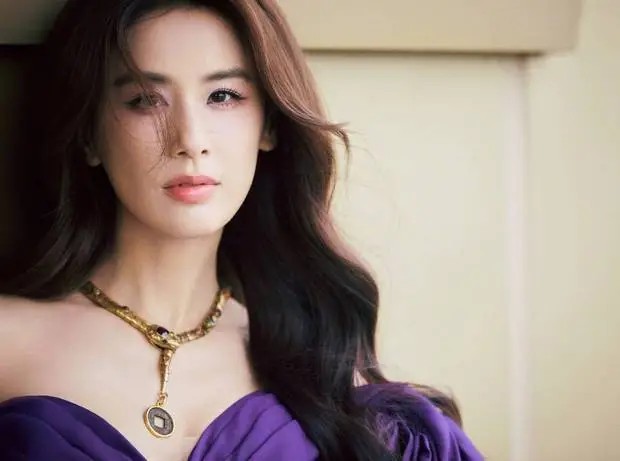 李嘉琦笑谈早期被恶评“丑” 如今已经心如止水